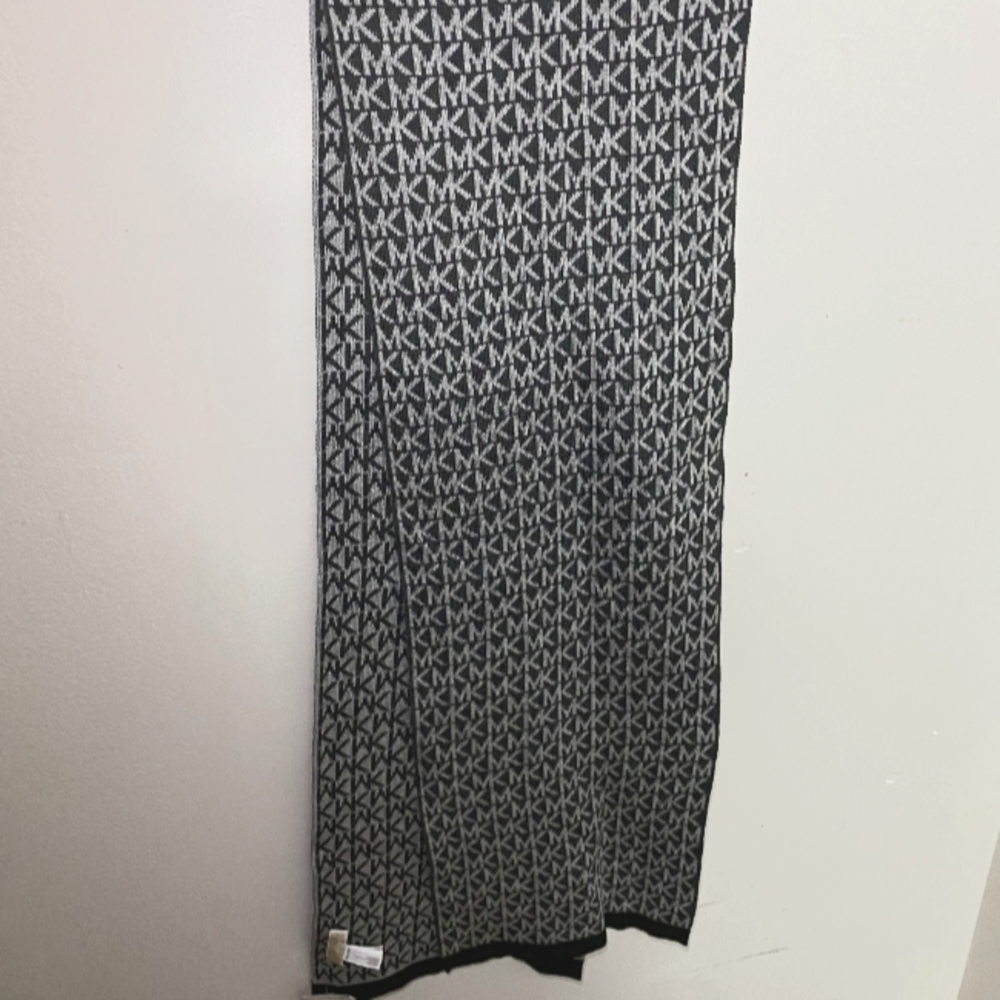 MICHAEL KORS SCARF